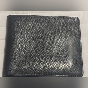 Louis Vuitton Taiga Portobier 6 Cult Credit Wallet [Used] AUTHENTIC